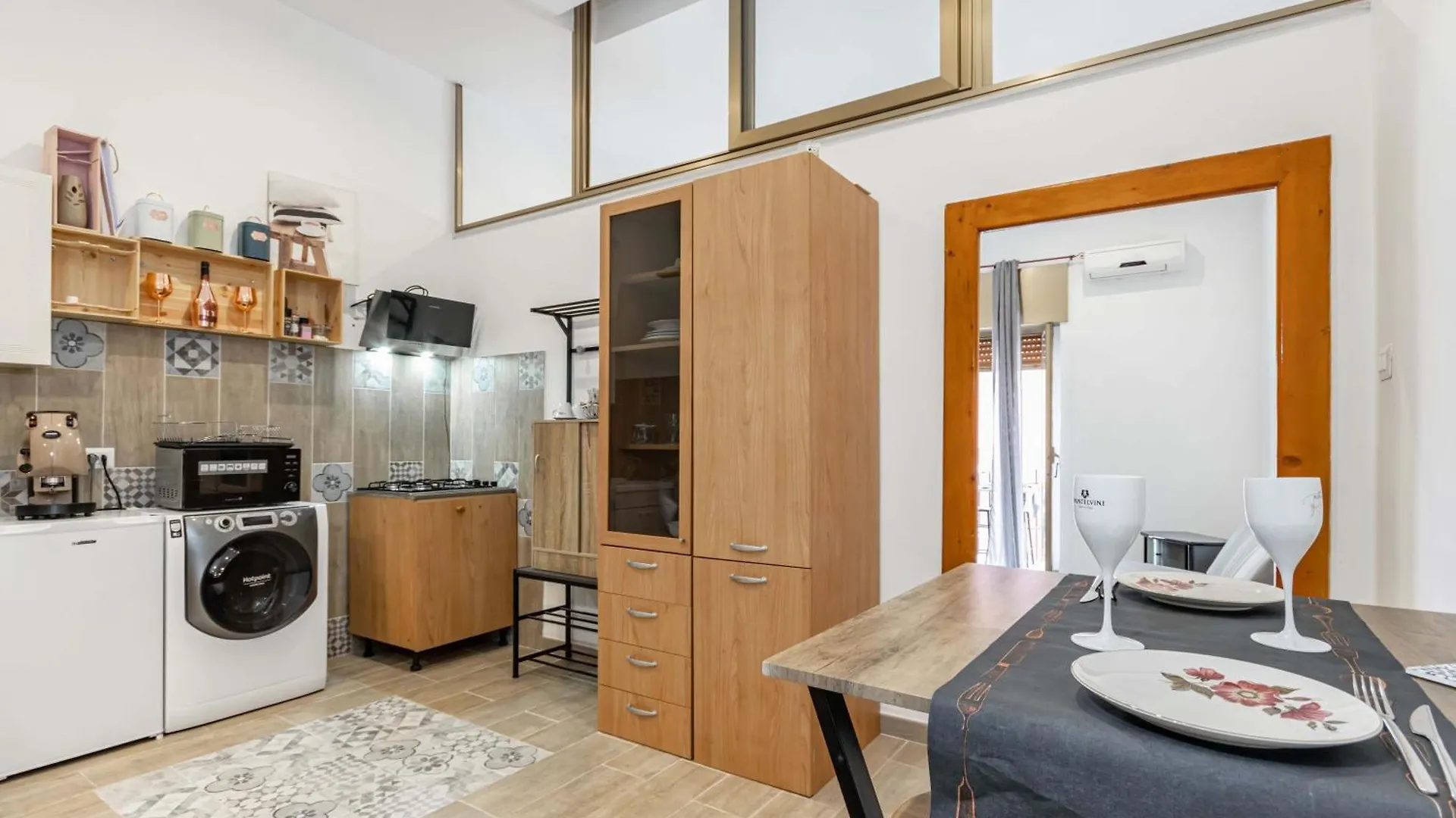 San Nicola Apartments By Rentbeat Bari 0*,  Włochy